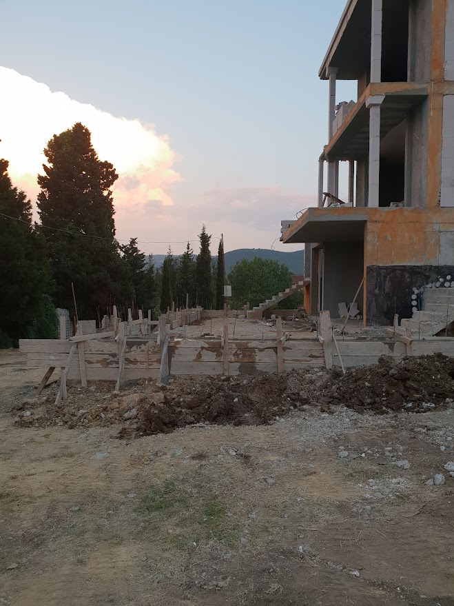 500 M² 4+1  3 Katlı Villa
