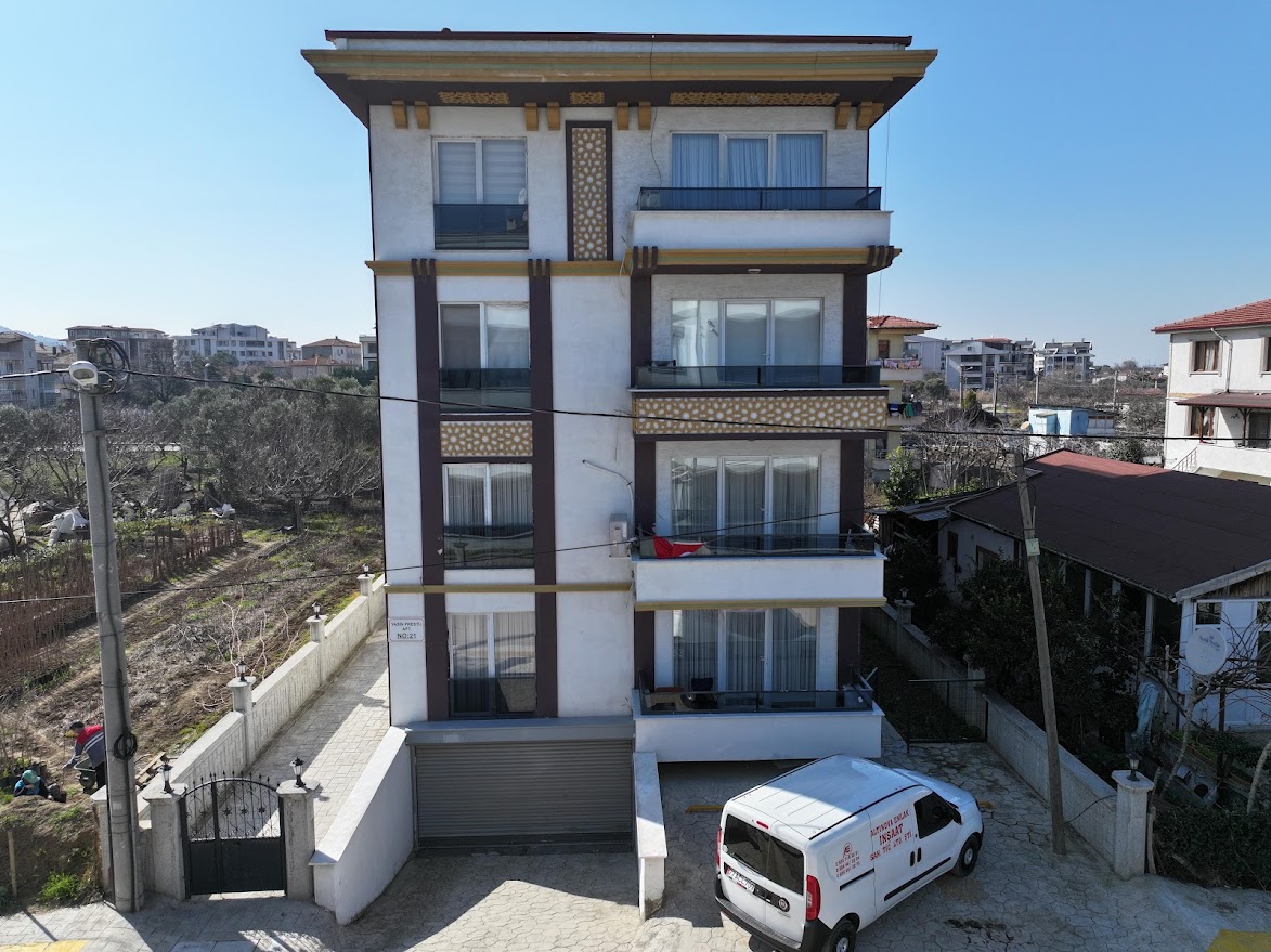 1150 M² 4 Katlı 8 Daireli Lüx Apartman