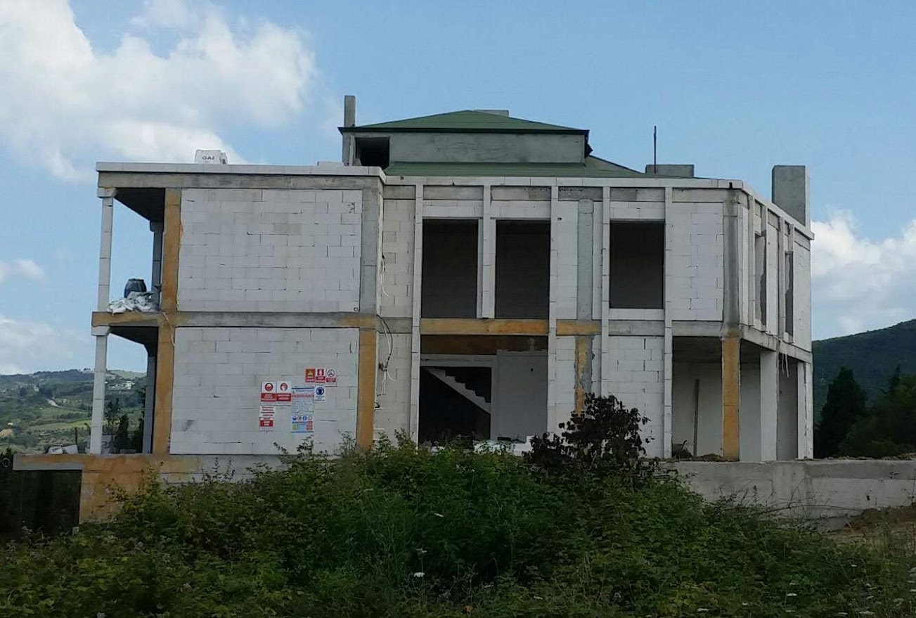 500 M² 4+1  3 Katlı Villa