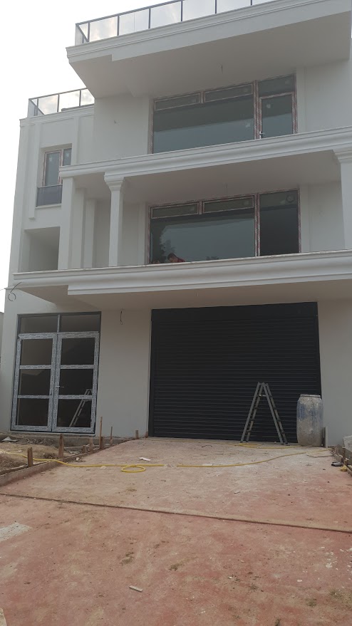 500 M² 4+1  3 Katlı Villa