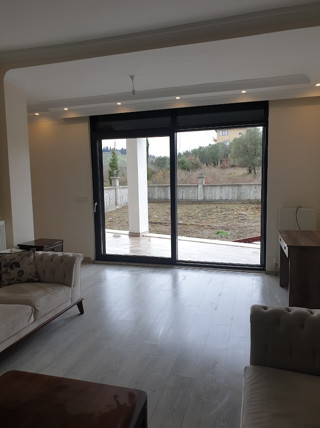 500 M² 4+1  3 Katlı Villa